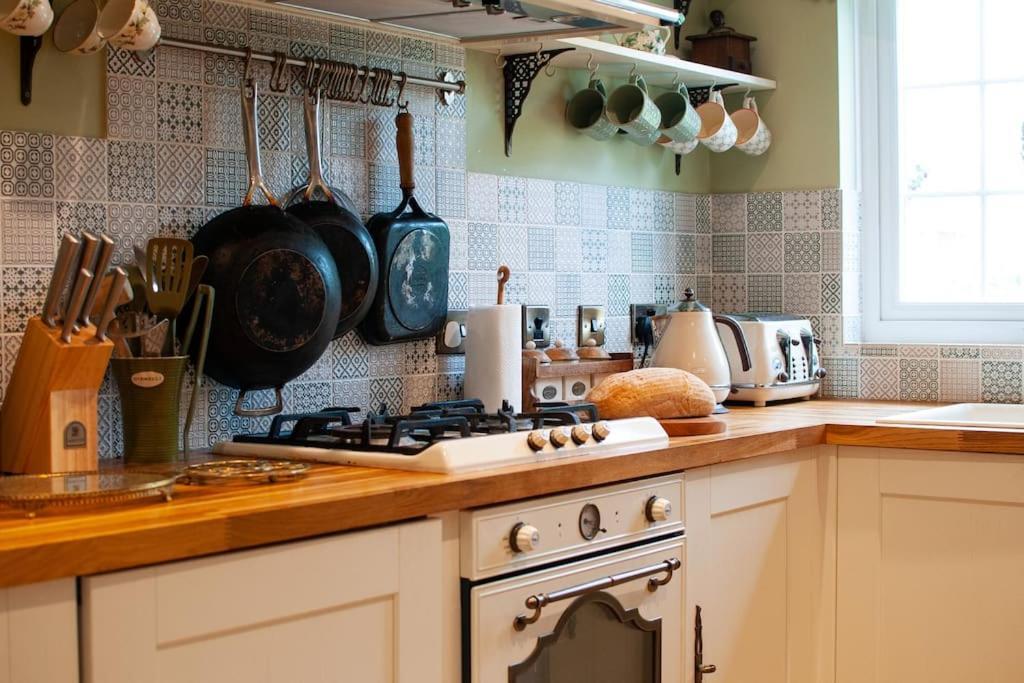 2 Bedroom House In Chichester Near Goodwood And Wittering Beaches 外观 照片